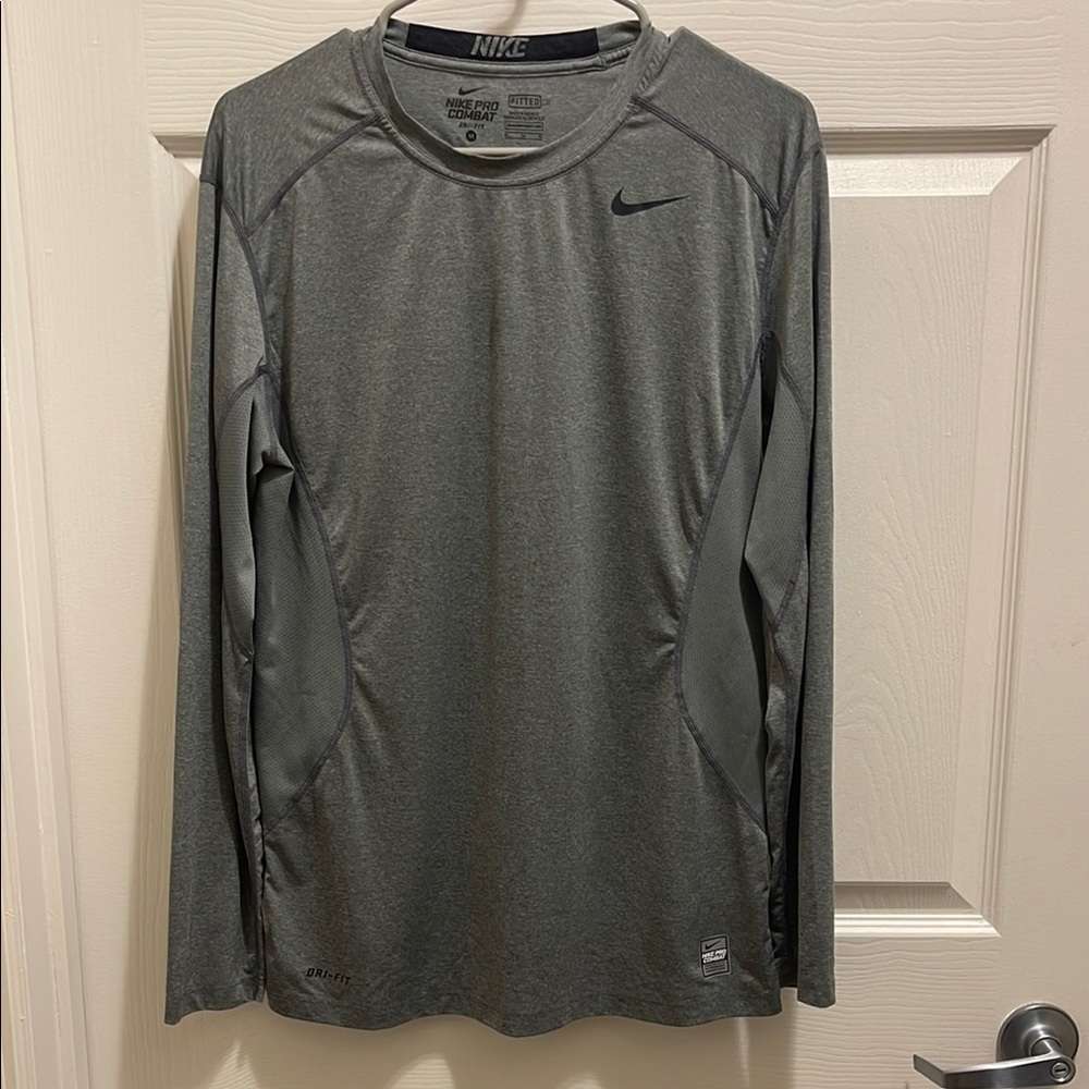 Nike Men's Gray Long Sleeve Shirt
